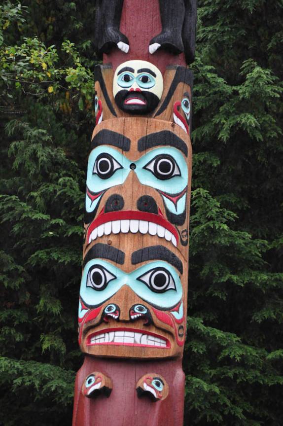 Totem Tinglit em Ketchikan, no sudeste do Alaska